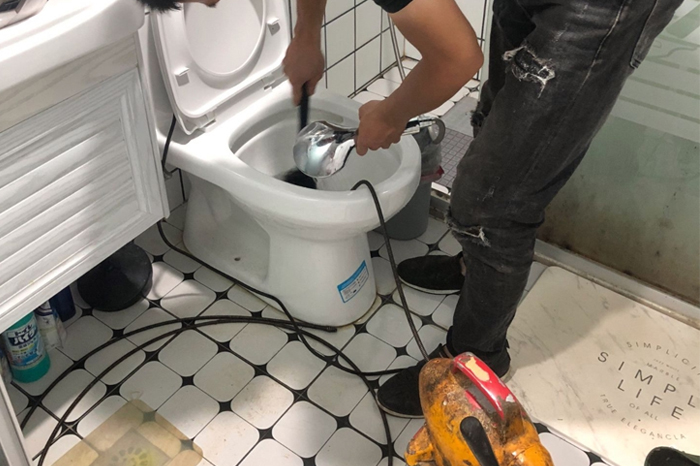 拜城马桶堵塞自己疏通还是找师傅？专业上门服务让你省时更省心